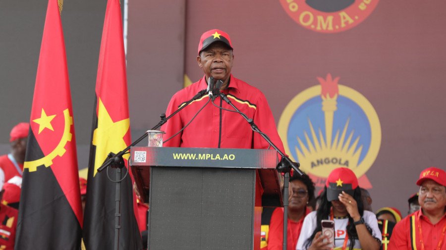 Imagem de João Lourenço considera “distração” militantes que querem candidatar-se à liderança do MPLA
