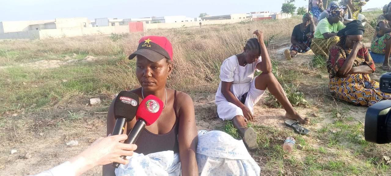 Imagem de FAMÍLIAS DESALOJADAS DO “JARDIM DE ROSA” PEDEM APOIO APÓS AÇÕES DA ADMINISTRAÇÃO DA CAMAMA