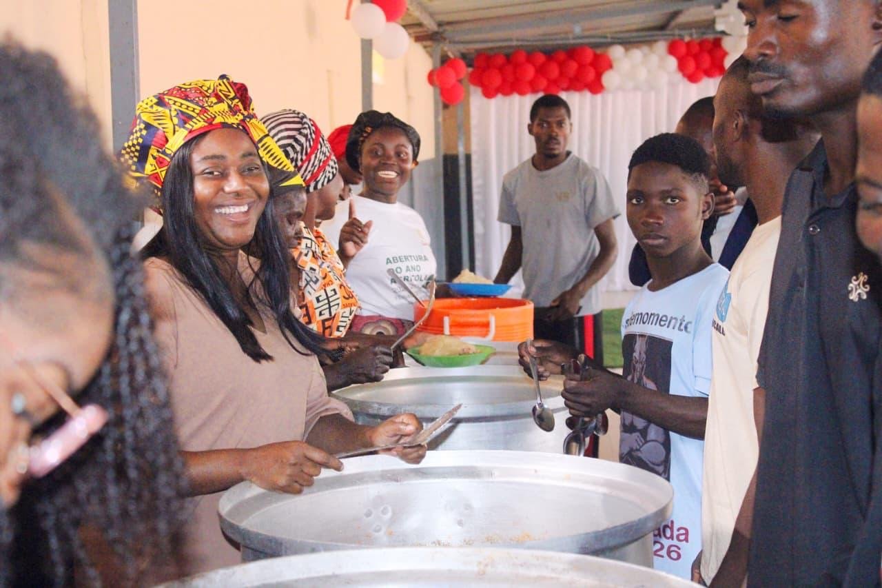 Imagem de Almoço Solidário Para Idosos em Camanogue