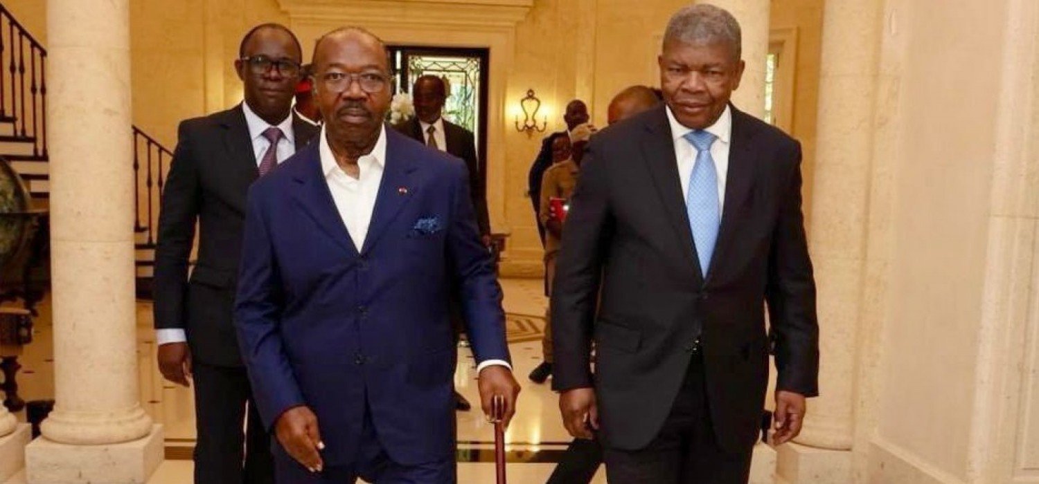 Imagem de Ali Bongo deixa Angola