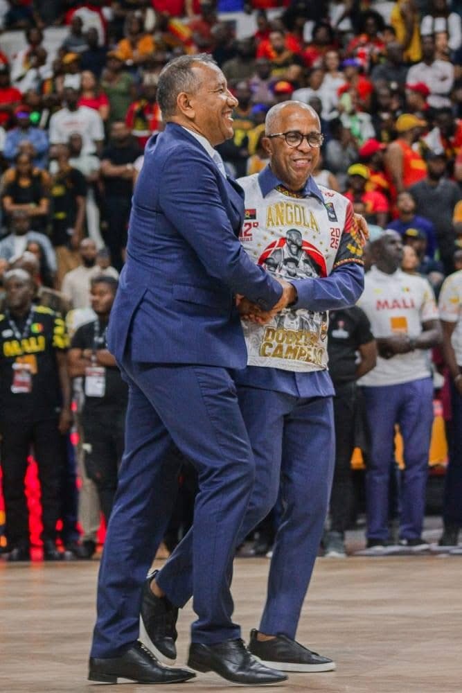 Imagem de FEDERAÇÃO ANGOLANA DE BASQUETEBOL ACUSADA DE INCUMPRIMENTO NO PAGAMENTO A FORNECEDORES DO AFROBASKET 2025