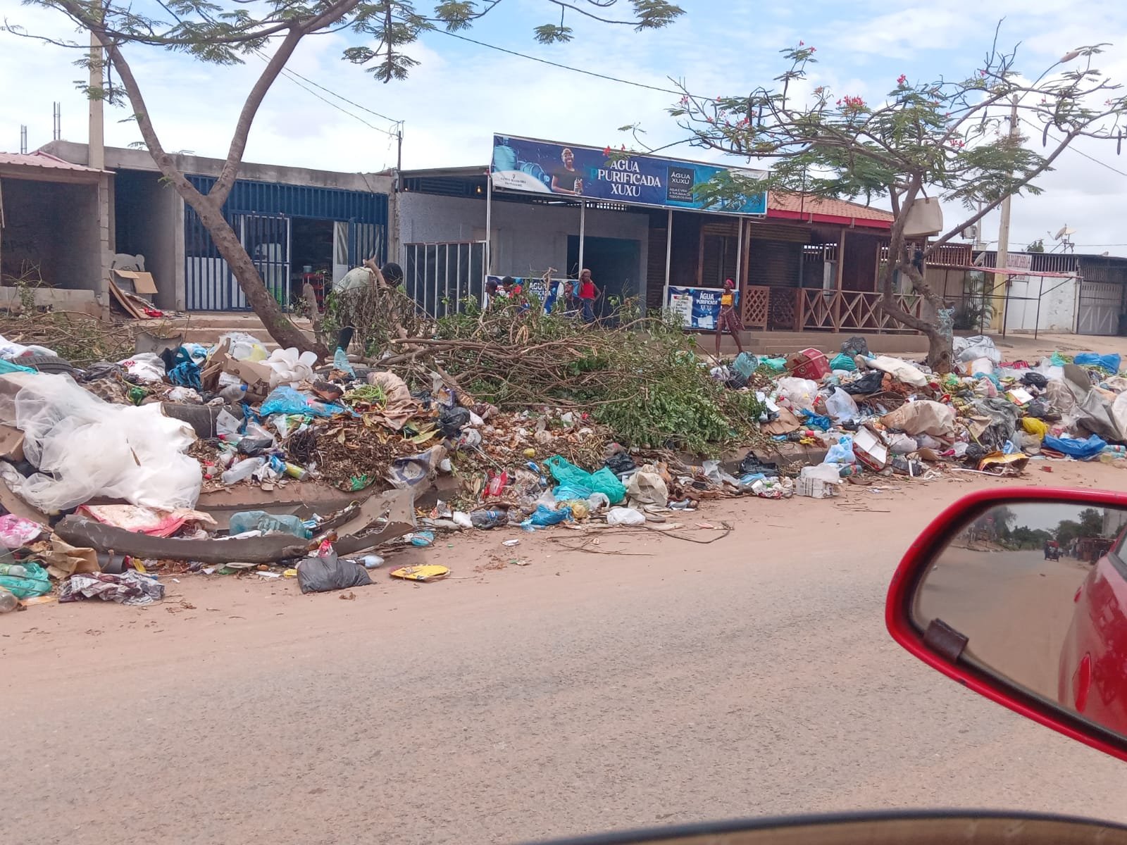 Lixo do Zango Ratos de Portugal – Contrastes Socio-Sanitários: Duas Realidades Opostas