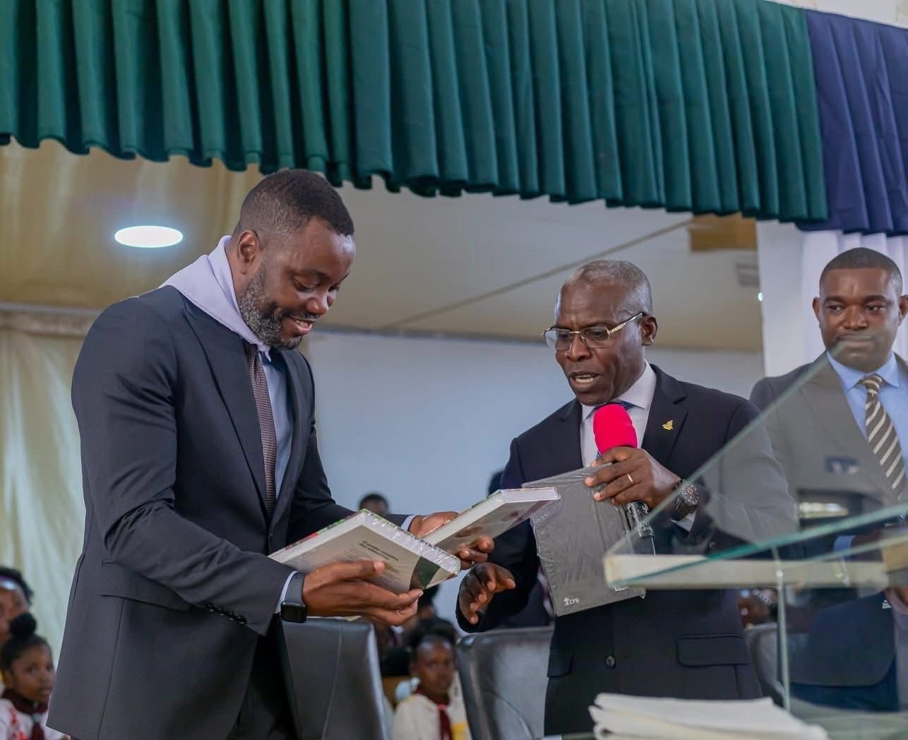 GOVERNADOR PROVINCIAL DA LUNDA-SUL PRESTIGIA CULTO DE ADORAÇÃO NA IGREJA ADVENTISTA DO SÉTIMO DIA