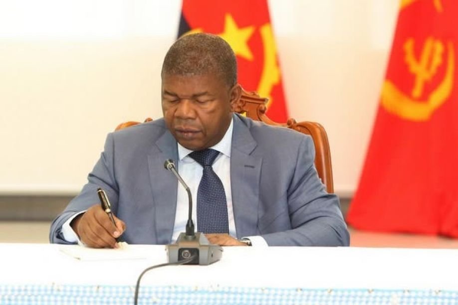 FALECIMENTO DE FERNANDO DA PIEDADE DIAS DOS SANTOS: PRESIDENTE JOÃO LOURENÇO DETERMINA CRIAÇÃO DE COMISSÃO DE EXÉQUIAS