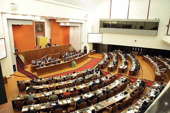 MPLA chumba lei sobre exercício de oposição democrática