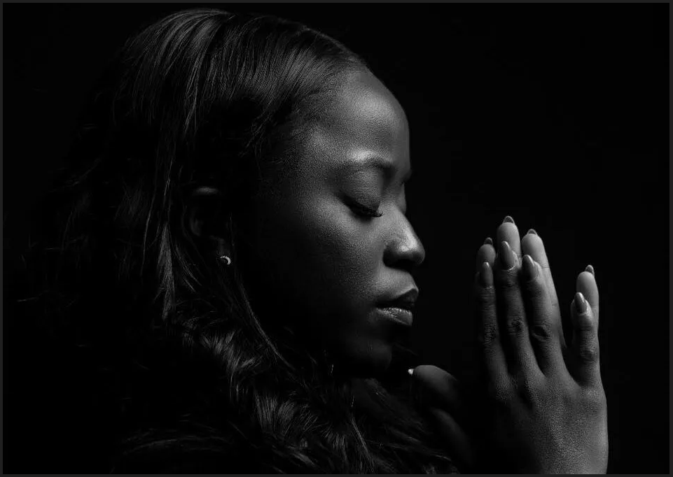 Imagem de Nair Nany em Ascensão: A Cantora Gospel Angolana que Está a Conquistar Corações na CPLP