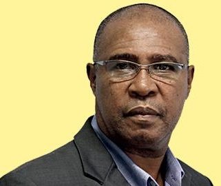 Imagem de No país onde o patrão é o povo - Ramiro Aleixo