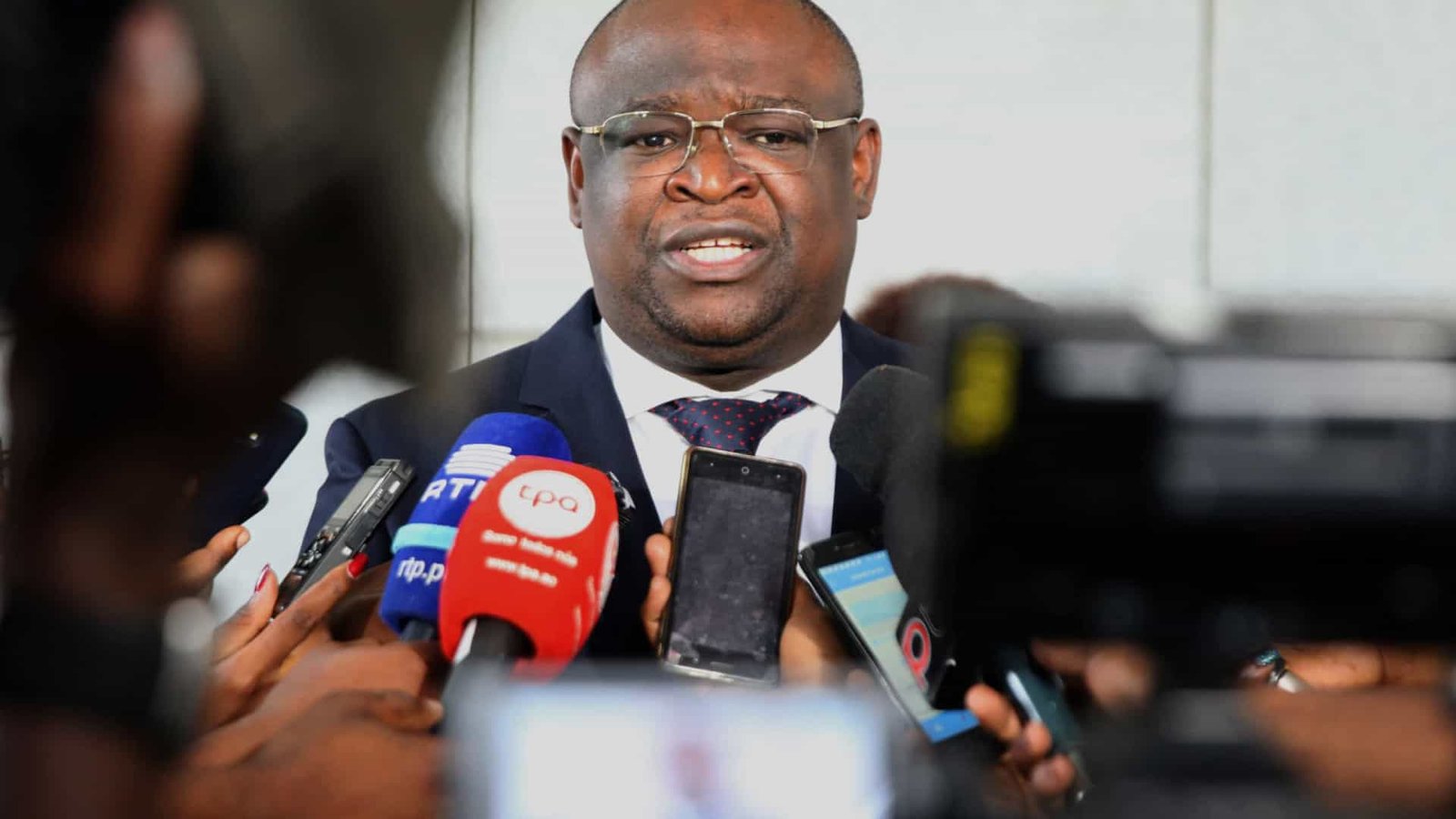 Imagem de Ministro em braço de ferro com empresa britânica