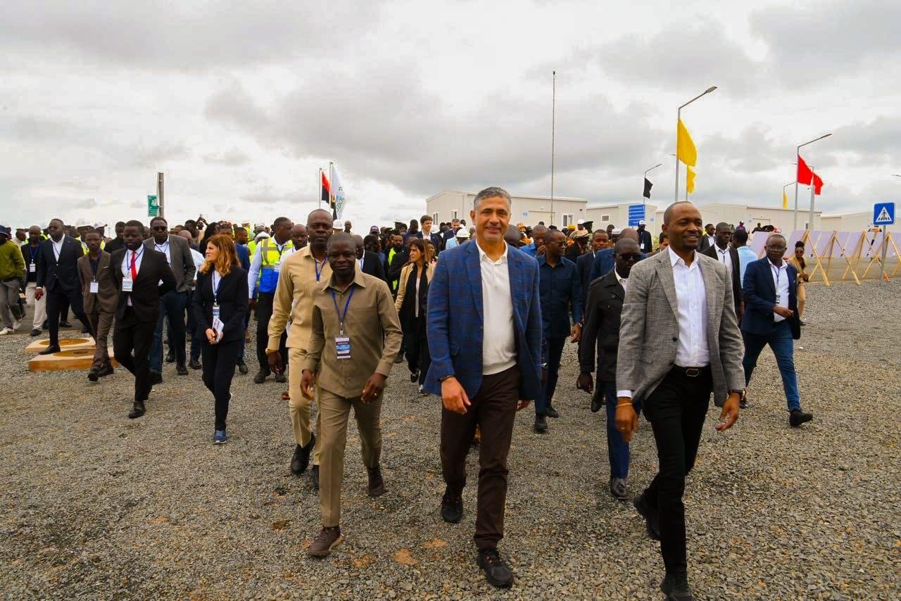 Imagem de MCA entrega em Angola maior sistema off-grid de energia renovável no Continente Africano