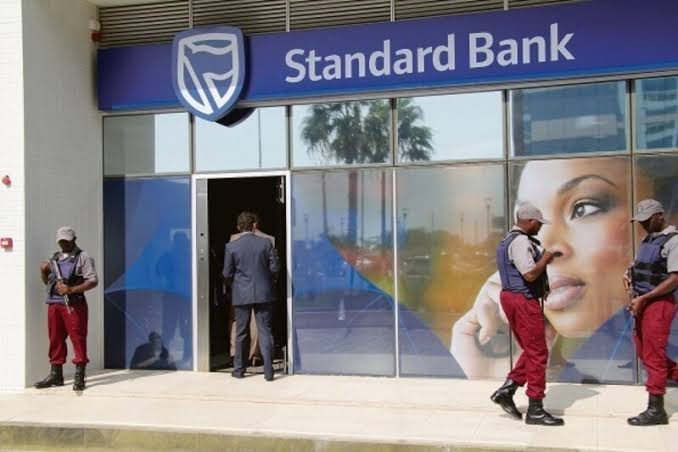 NUM PAÍS SÉRIO, O BNA JÁ TERIA NOTIFICADO O STANDARD BANK PELOS PREJUÍZOS CAUSADOS AOS PEQUENOS EMPRESÁRIOS