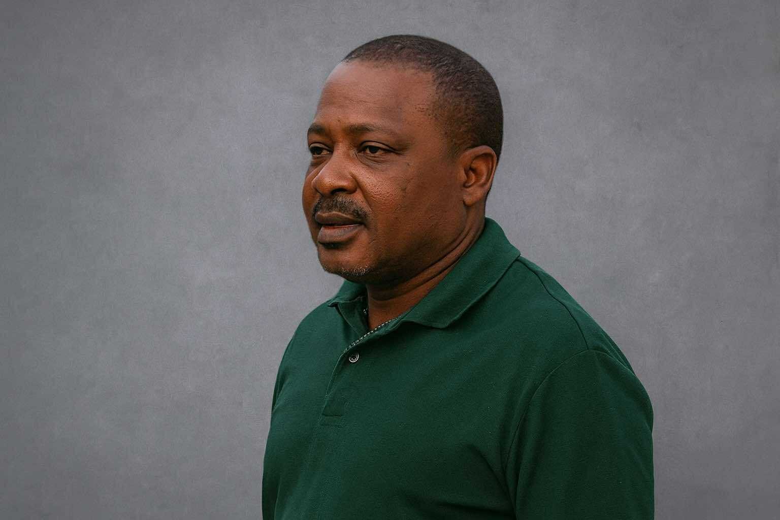 Imagem de PR condecora oficial que mandou matar Isaias Cassule