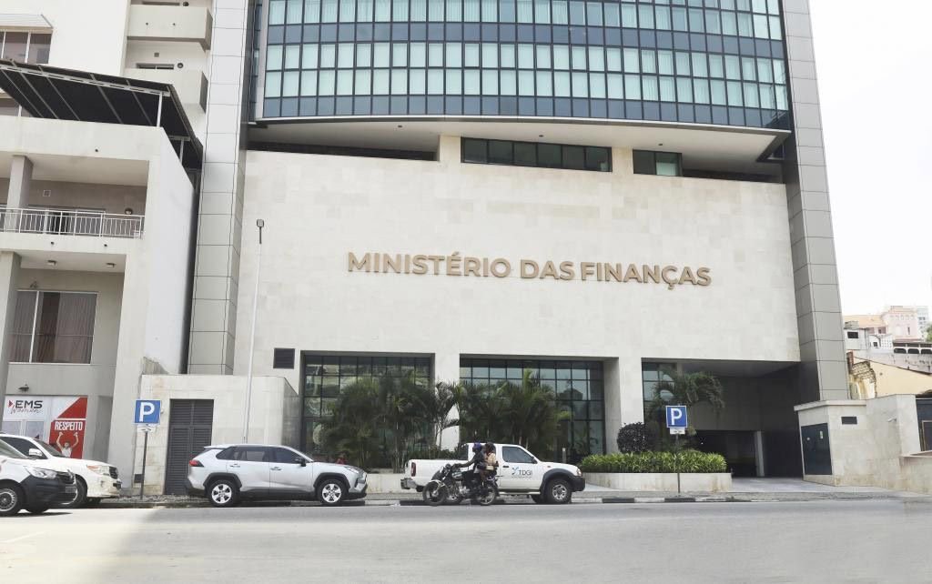 Estado regulariza dívida a fornecedores e prestadores de serviços