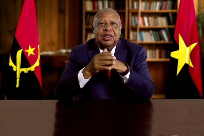 Imagem de Higino Carneiro lança-se, o MPLA treme ou se reinventa?