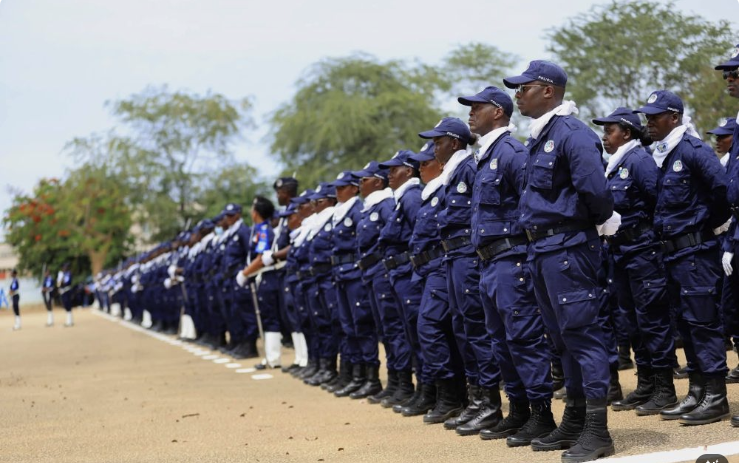 Imagem de Ex-militares integrados na Polícia Nacional reclamam atraso no pagamento de salários