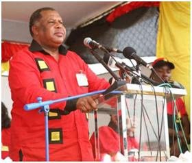 Imagem de Higino Carneiro homenageia Antigos Combatentes no 15 de Janeiro