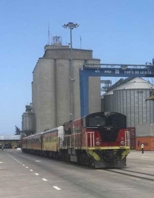 Imagem de Alvoroço no Porto do Lobito antes do anúncio de greve dos trabalhadores do concessionário - Vem aí uma marcha de protesto até às instalações de Celso Rosas