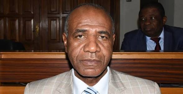 Isaac dos Anjos Ministro da Agricultura convida bancos que não financiam financiam Pessoas Politicamente Expostas (PEPs), a sair de Angola