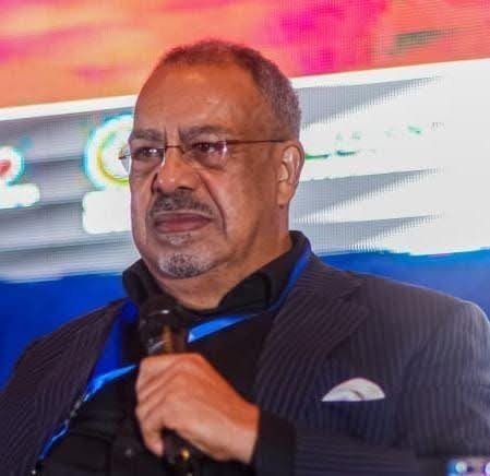 Imagem de O fim do “Economia 100 Makas” ou a estreia de Carlos Rosado como comediante de stand-up? - Fraga Fraga