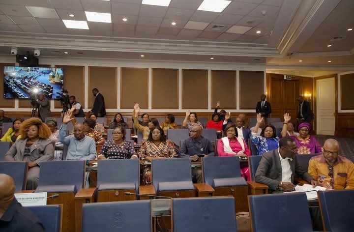 ANGOLA MODERNIZA PASSAPORTE: NOVO DOCUMENTO ELECTRÓNICO REFORÇA SEGURANÇA E VALIDADE