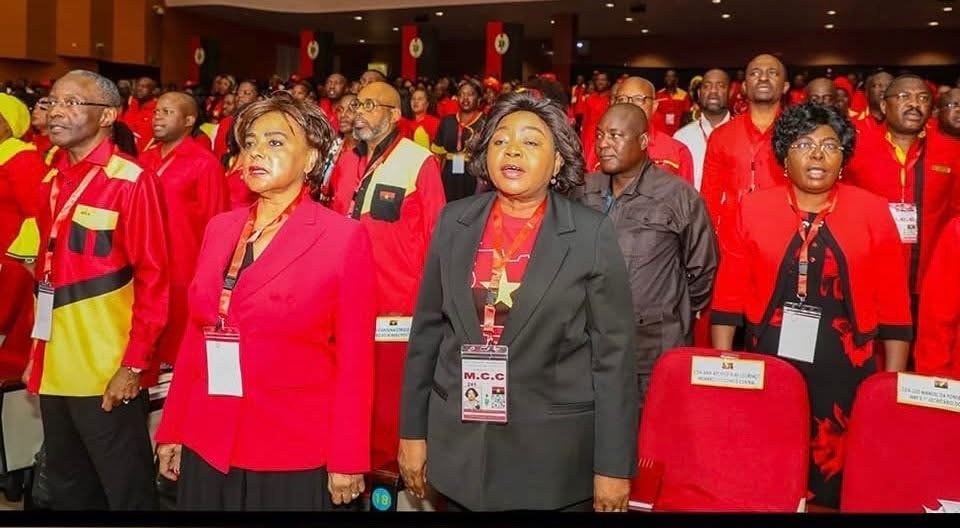 Imagem de QUADROS HISTÓRICOS DO MPLA RECUSAM DEFENDER PUBLICAMENTE JOÃO LOURENÇO