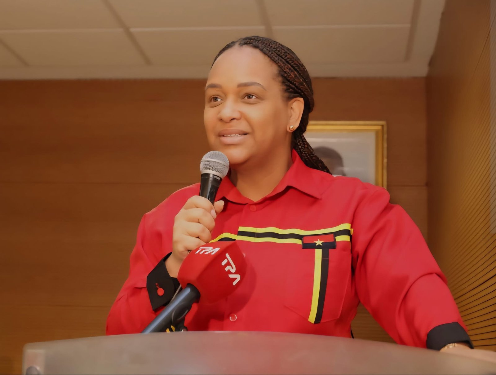 Imagem de MARA QUIOSA LEMBRA AO MPLA A IDEOLOGIA QUE O PODER ESQUECEU- Carlos Alberto