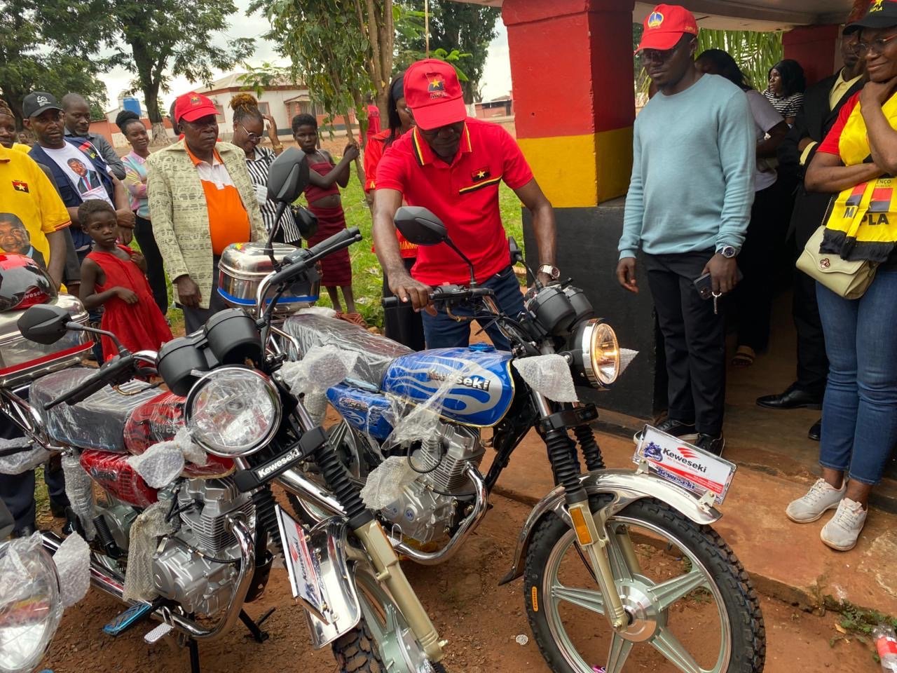 Imagem de COMITÉS DE SECTOR DO MPLA NO LÔVUA REFORÇADO COM MEIOS ROLANTES